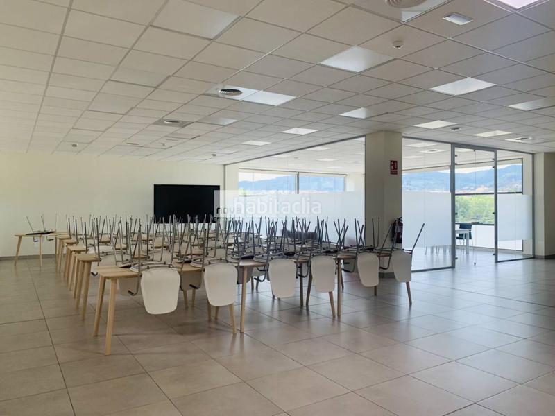 Foto 554a80c7-284c-49ea-83a1-fcae8bd4e61d. Alquiler oficina nave comercial en alquiler en Tona