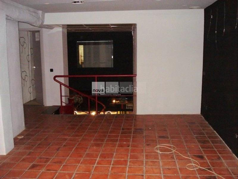 Foto 8cca6a2a-7a19-4b12-aff7-fe5728db4a73. Location local commercial dans Centre Vic