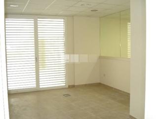 Lloguer Local Comercial a Centre. Local comercial de nueva construcción en alquiler
