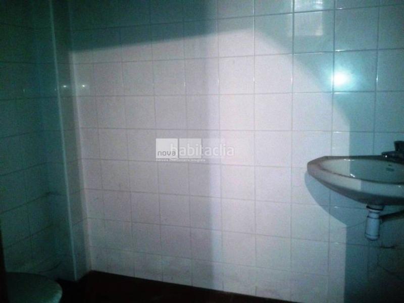 Foto 16d6f204-69b5-4410-9f5e-c906596338bf. Local comercial  en venta en Centre Vic