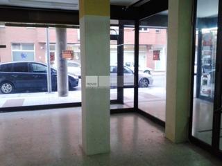 Lloguer Local Comercial a Torelló. Local comercial en alquiler