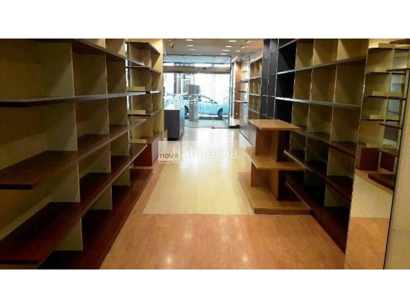 Foto 26bf3b42-83a1-4a32-99bf-1fffda137a54. Affitto locale commerciale in Centre Vic