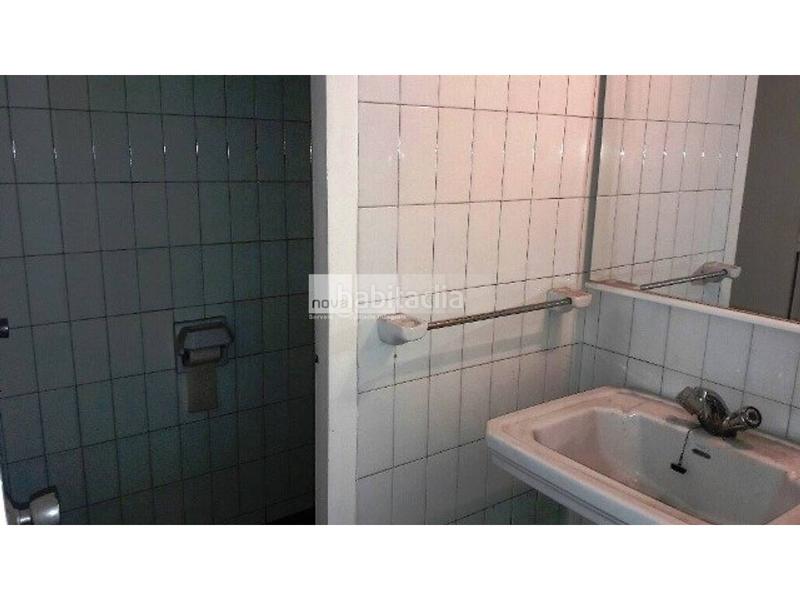 Foto 65496c61-dfeb-41ae-8a8e-6aea857e17e3. Location local commercial dans Centre Vic