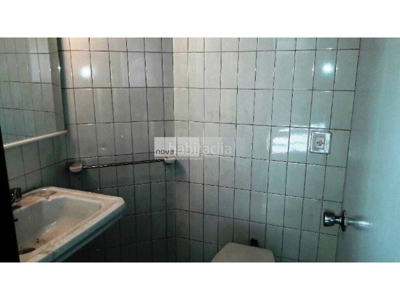 Foto fc925d87-4566-47bf-9914-54946dc77f94. Location local commercial dans Centre Vic