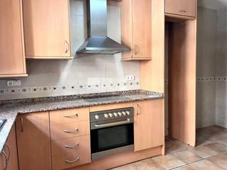 Duplex in Tona. Dúplex con encanto en tona  ideal para vivir todo el año o escap