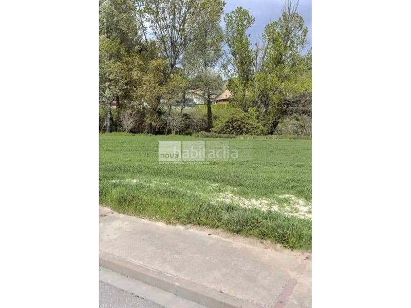 Foto fecbdddb-5881-4634-851d-58cea5afdc09. Terreno residenziale in Tona