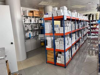 Lloguer Local Comercial a Tona. Alquiler de local comercial espacioso en tona