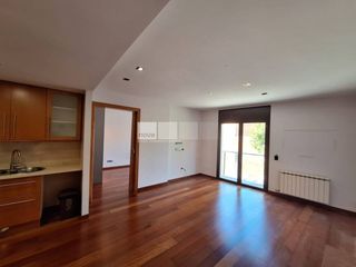 Affitto Appartamento in Tona. Piso coqueto e impecable en el centro de tona  ideal para person