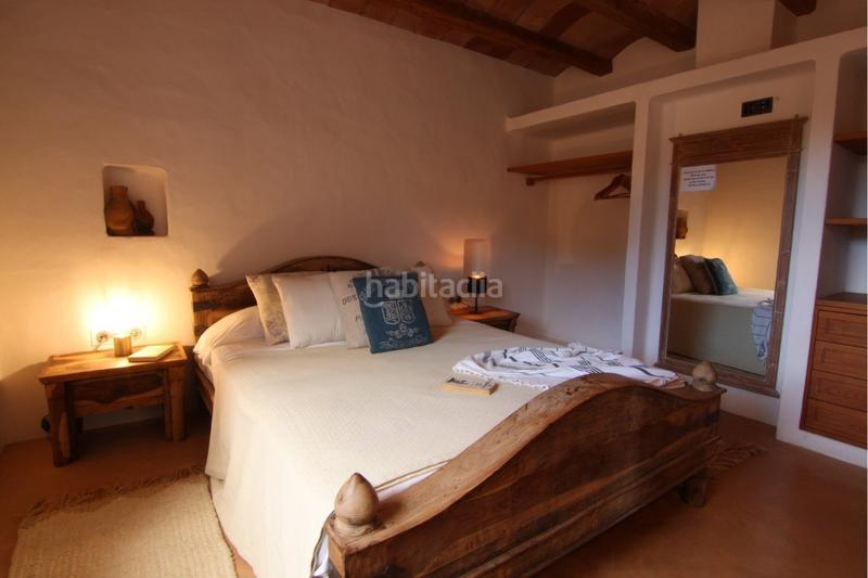 Foto 475ca4b3-3c97-4b44-9f99-ec4d9a13fc85. Masia amb xemeneia aparcament piscina a Formentera