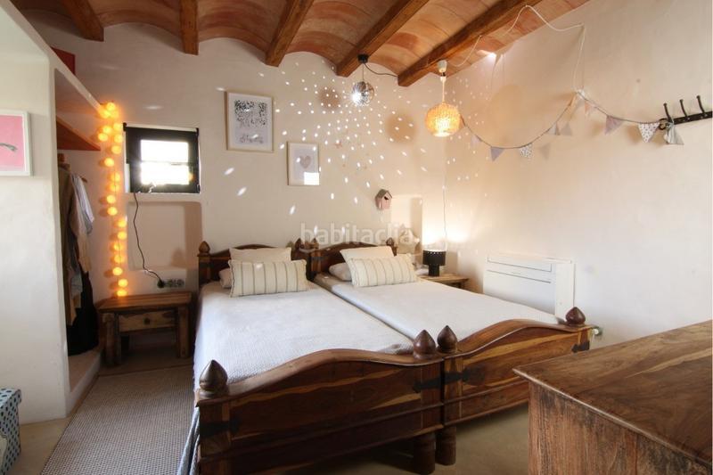 Foto bc0b7a00-2fea-4f5c-b1ca-e047a9b5b270. Masia amb xemeneia aparcament piscina a Formentera