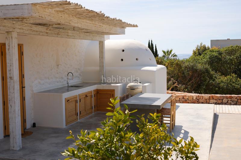 Foto 13ac2f1d-1c16-44d5-ab0c-2396da7dd592. Masia amb xemeneia calefacció aparcament piscina a Sant Josep de sa Talaia