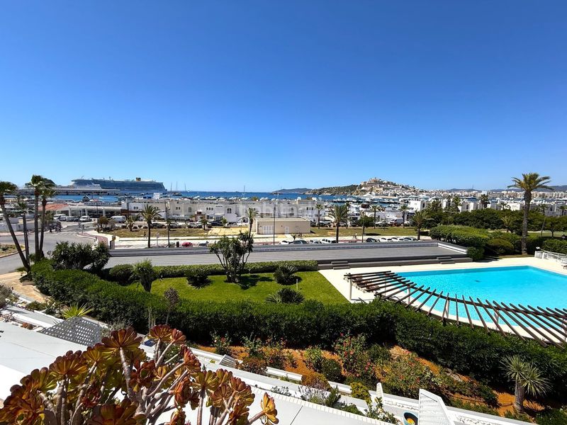 Foto 55b5c993-e63e-49b6-8e94-b5e6ed358b87. Apartament amb calefacció aparcament piscina a Marina Botafoc-Talamanca Ibiza