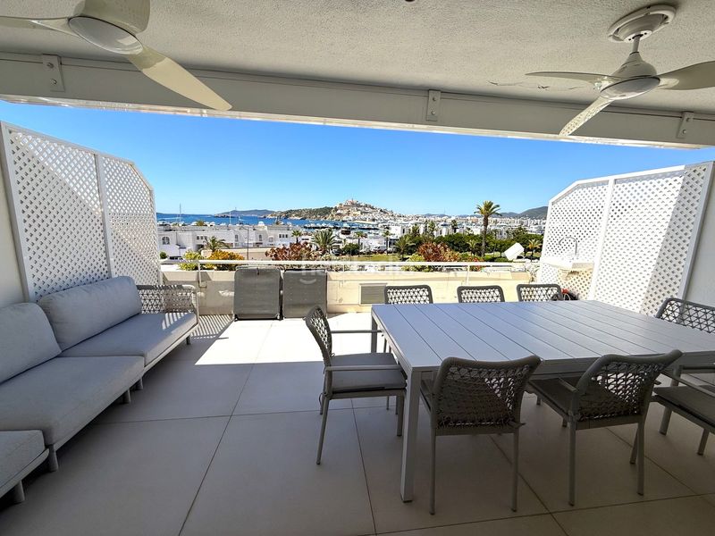 Foto 8c5f109d-e744-45ff-82d3-81553193652b. Apartament amb calefacció aparcament piscina a Marina Botafoc-Talamanca Ibiza