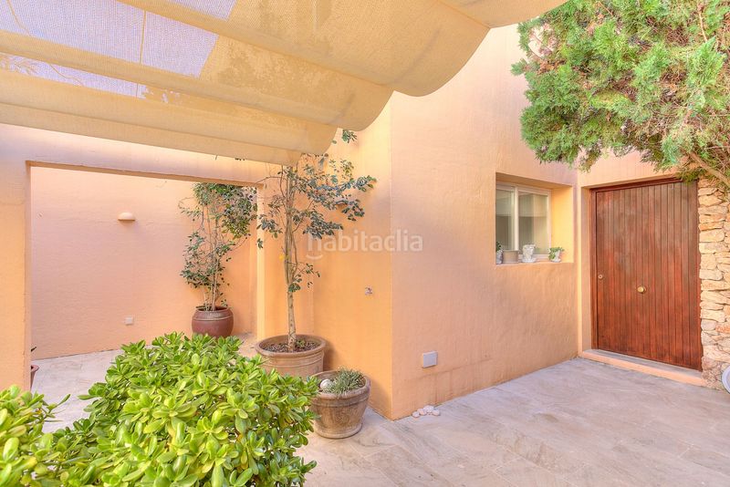 Foto 9d4e0e71-f63d-4efd-a43b-40ab2426d6cc. Casa aparellada amb calefacció aparcament piscina a Santa Eulària