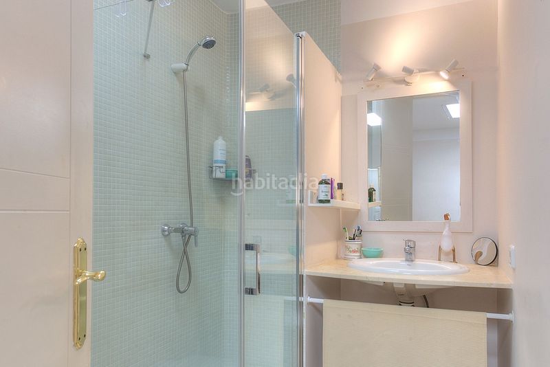 Foto f26fc2e3-4997-4009-95b5-1ae55b59f36d. Casa aparellada amb calefacció aparcament piscina a Santa Eulària