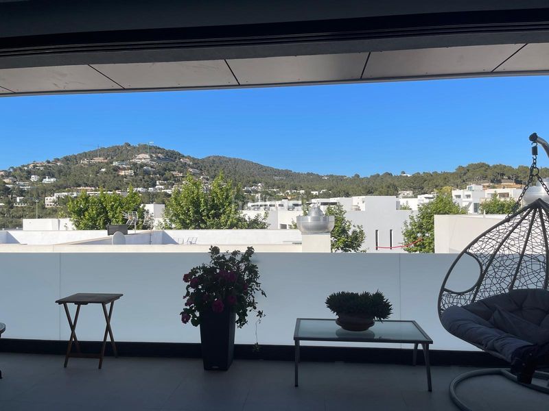 Foto 7741b219-74c0-494c-a538-b675511c09a9. Casa aparellada amb calefacció aparcament piscina a Santa Eulària