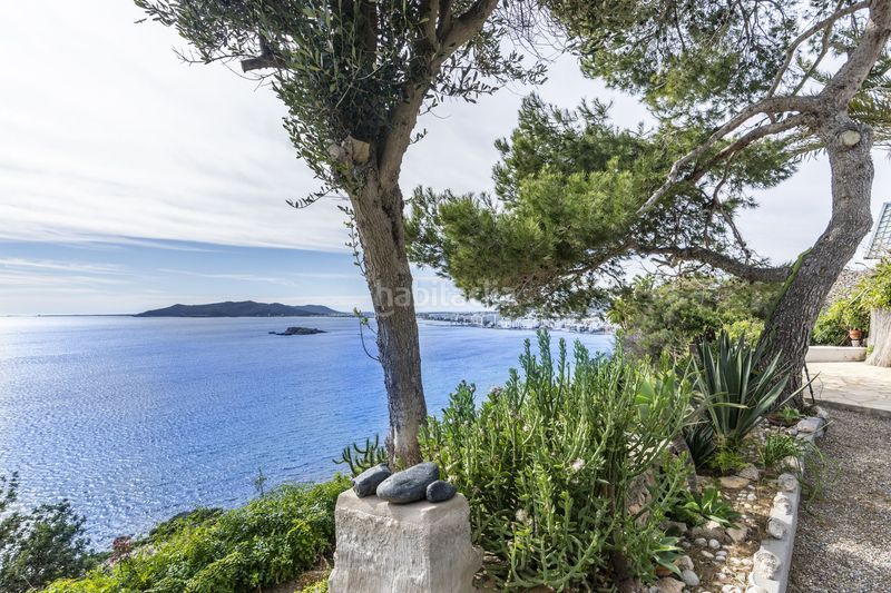 Foto e0716f7e-8a16-47f0-a1e9-e0e44915dc02. Masia amb calefacció a Dalt Vila-La Marina Ibiza