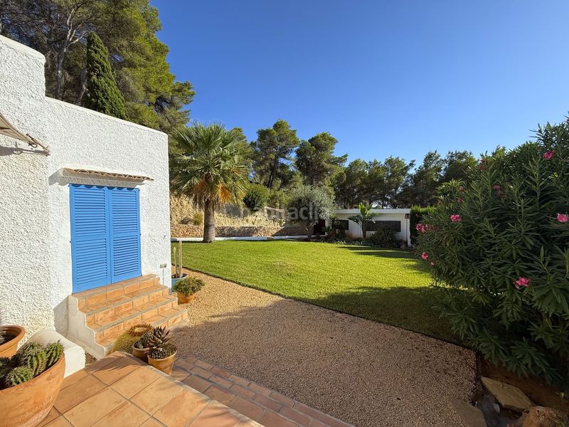 Foto 9c981e99-6bb6-4a15-afb9-3b7e5df6b636. Casa aparellada amb calefacció aparcament a Santa Eulària des riu Santa Eulària