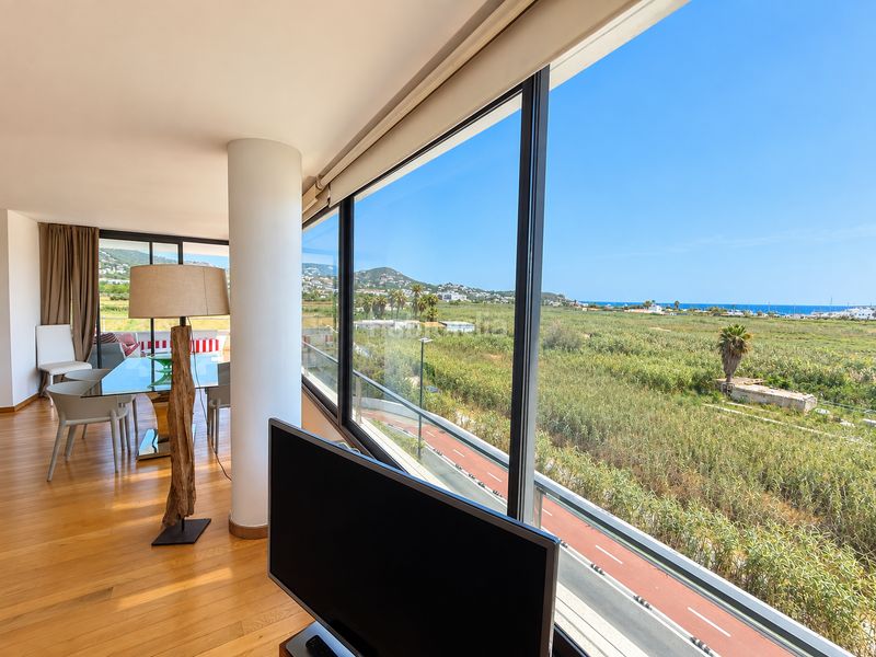 Foto a1390417-14c5-4171-a63c-449c3778a520. Lloguer apartament amb calefacció aparcament a Marina Botafoc-Talamanca Ibiza