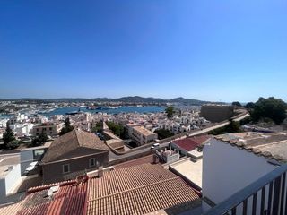 Tríplex en Dalt Vila-La Marina. Edificio  nuevo a estrenar en la zona de dalt vila con vistas es