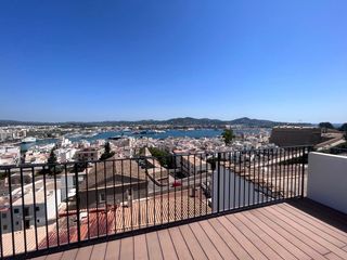 Tríplex en Dalt Vila-La Marina. Edificio  nuevo a estrenar en la zona de dalt vila con vistas es