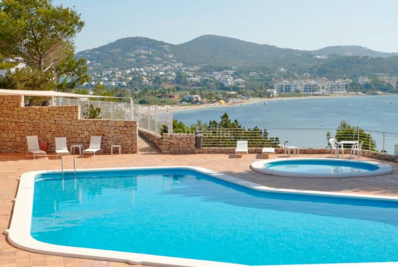 Foto b3b8779b-ff05-456c-a24f-00e62189ac7b. Attico con riscaldamento piscina in Marina Botafoc-Talamanca Ibiza