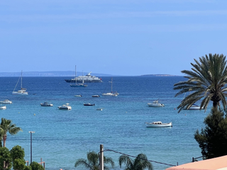 Casa adossada a Marina Botafoc-Talamanca. Adosado en talamanca con vistas al mar