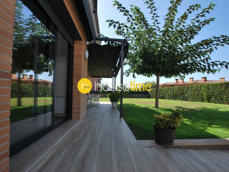 Foto 09ad96d3-8844-48a5-a202-fd7700ade59c. Casa 5 habitaciones con ascensor, parking, piscina, calefacción y aire acondicionado en Cabrera de Mar