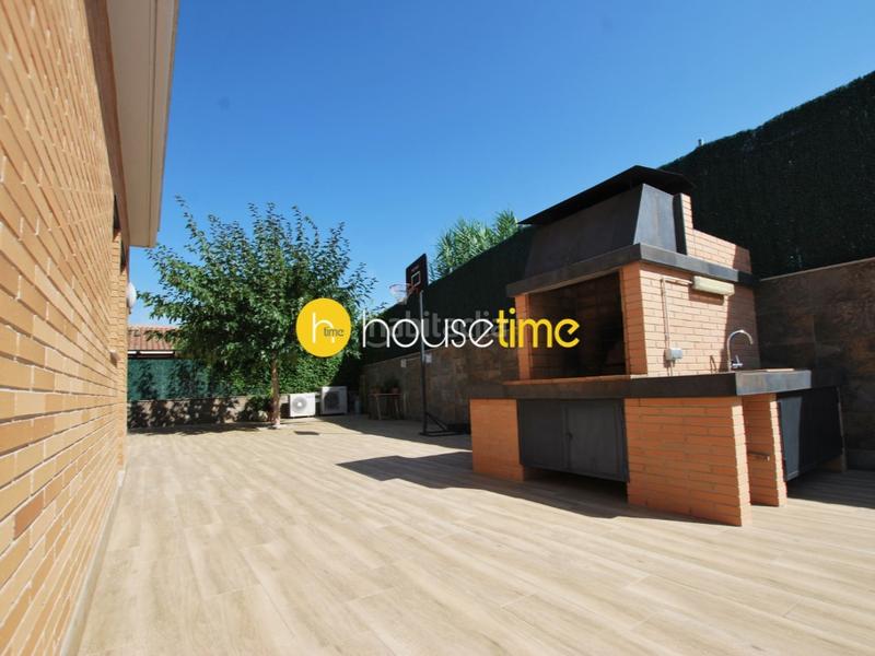 Foto 1b7b83a5-c3fe-43b2-b6a8-4f96368b1874. Casa 5 habitaciones con ascensor, parking, piscina, calefacción y aire acondicionado en Cabrera de Mar