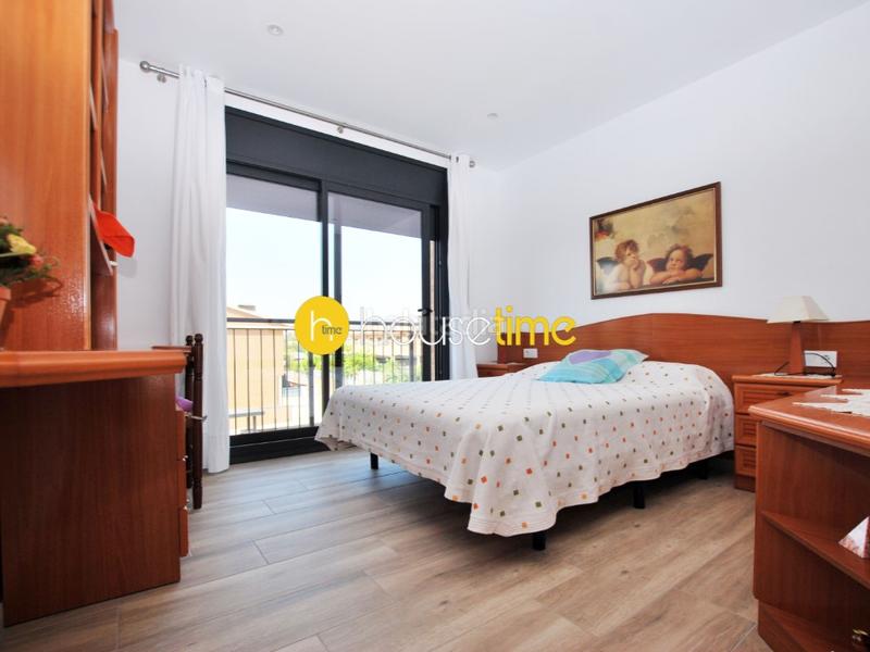 Foto 1da41e9c-42f8-4e84-9339-1ab74668159d. Casa 5 habitaciones con ascensor, parking, piscina, calefacción y aire acondicionado en Cabrera de Mar