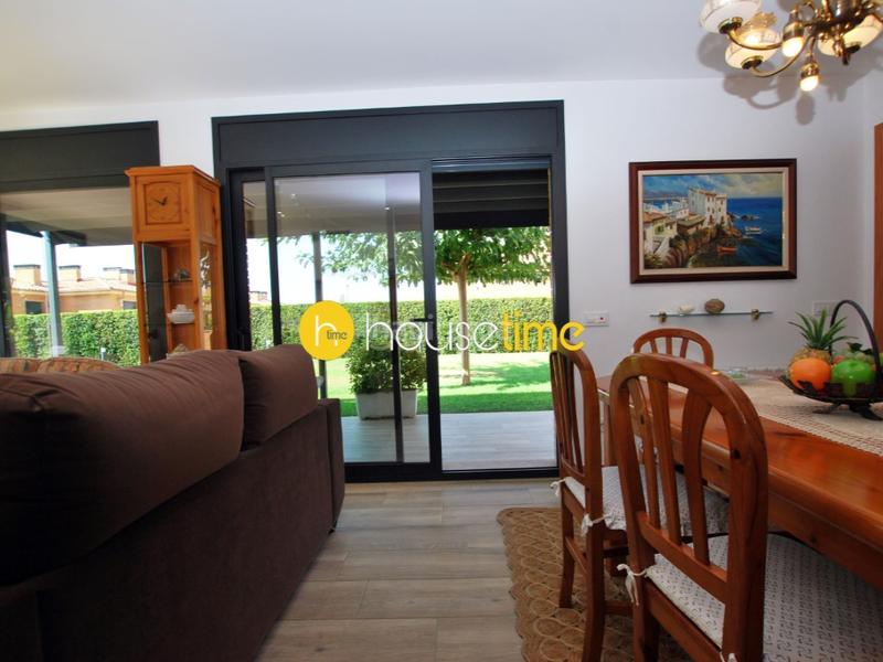 Foto a68445f9-7090-4254-80b8-19f4ff517c6a. Casa 5 habitaciones con ascensor, parking, piscina, calefacción y aire acondicionado en Cabrera de Mar