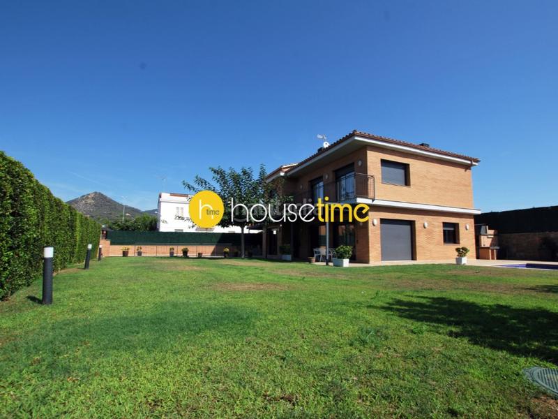 Foto aced871a-bf56-412c-9cd1-a84b09385914. Casa 5 habitaciones con ascensor, parking, piscina, calefacción y aire acondicionado en Cabrera de Mar