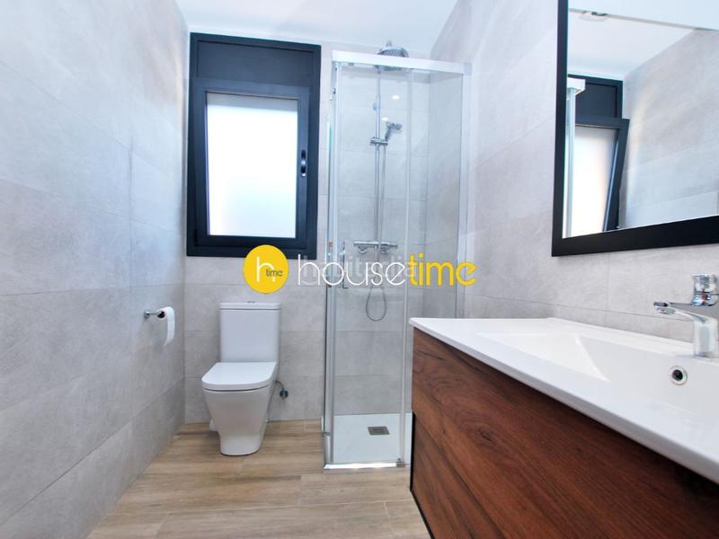 Foto b9dba3a0-4ece-4987-b0fd-4a7ec51db7e6. Casa 5 habitaciones con ascensor, parking, piscina, calefacción y aire acondicionado en Cabrera de Mar