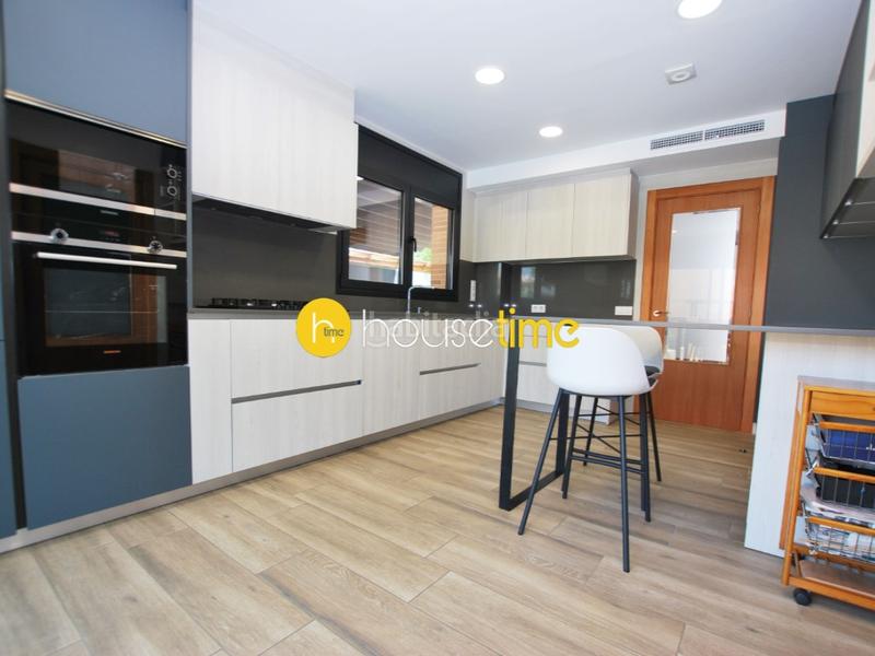 Foto ba0935c3-da39-497a-8e57-4e87b2780f54. Casa 5 habitaciones con ascensor, parking, piscina, calefacción y aire acondicionado en Cabrera de Mar