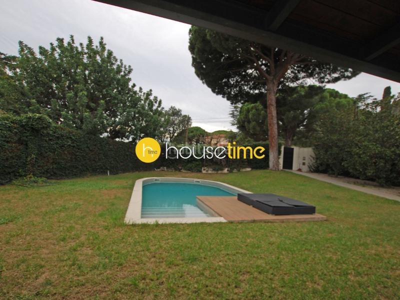 Foto 252d895c-3f1a-4f48-b1e0-9ace8e875571. Casa  con gran piscina en parcela llana de 1059m2. en Cabrera de Mar