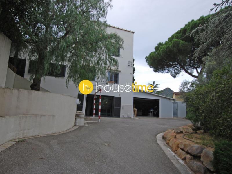 Foto 3b81b7e3-e725-4819-8866-9a2b19bc21a1. Casa  con gran piscina en parcela llana de 1059m2. en Cabrera de Mar