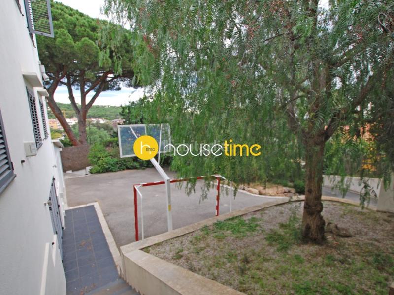 Foto 3c00b5ab-c3a0-41a2-8509-b6d9233e1393. Casa  con gran piscina en parcela llana de 1059m2. en Cabrera de Mar