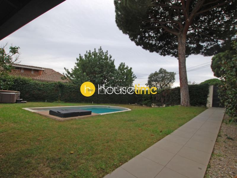 Foto d42865a9-0d60-419f-9088-4889b8eaa454. Casa  con gran piscina en parcela llana de 1059m2. en Cabrera de Mar