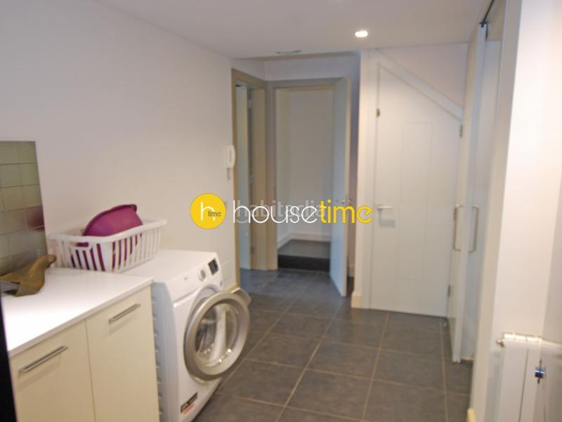 Foto e9e5fcdb-eccd-4a46-ac61-dd9400eb1419. Casa  con gran piscina en parcela llana de 1059m2. en Cabrera de Mar