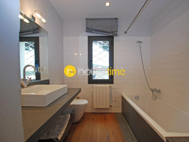 Foto da625679-ecae-4e34-8549-00230a34cf0b. Casa  de 319m2 construidos con gran piscina en parcela llana de 1059m2. en Cabrera de Mar