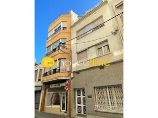 Edifici a Calella. Finca completa con local
