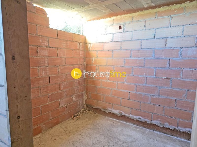 Foto cea2568c-3ddc-487d-9f25-b62661dfa710. Casa amb aparcament a Alella