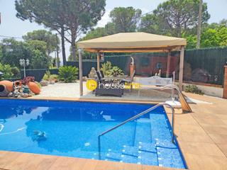 Casa en Ametlla del Vallès (L´). Impresionante casa reformada en el serrat con piscina para 2 fam