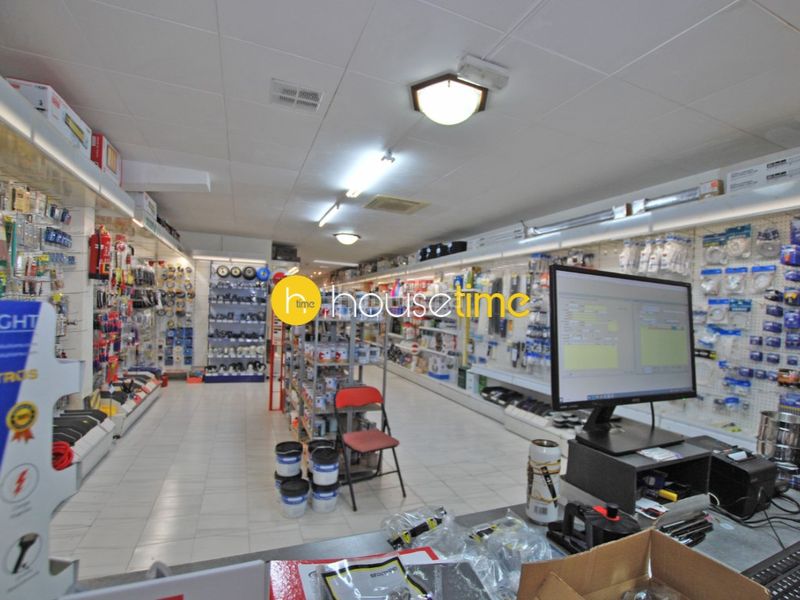 Foto f81b5ff9-daee-43bb-aaa7-81c7fbd0fb66. Local comercial a Centre Vilassar de Mar