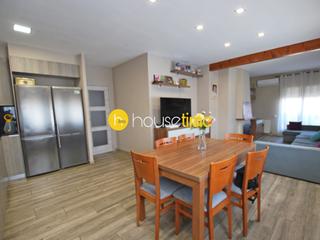 Etagenwohnung in Dosrius Poble. Reformado y todo exterior
