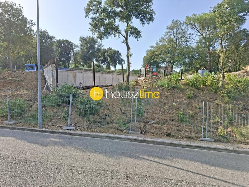 Foto 467adf67-5b7c-40ef-ac9b-d9ae94f29922. Casa adosada obra nueva! dos adosadas con forma cubica con piscina privada. en Vallromanes