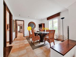 Maison à Centre. Casa a 4 vientos en el centro del pueblo