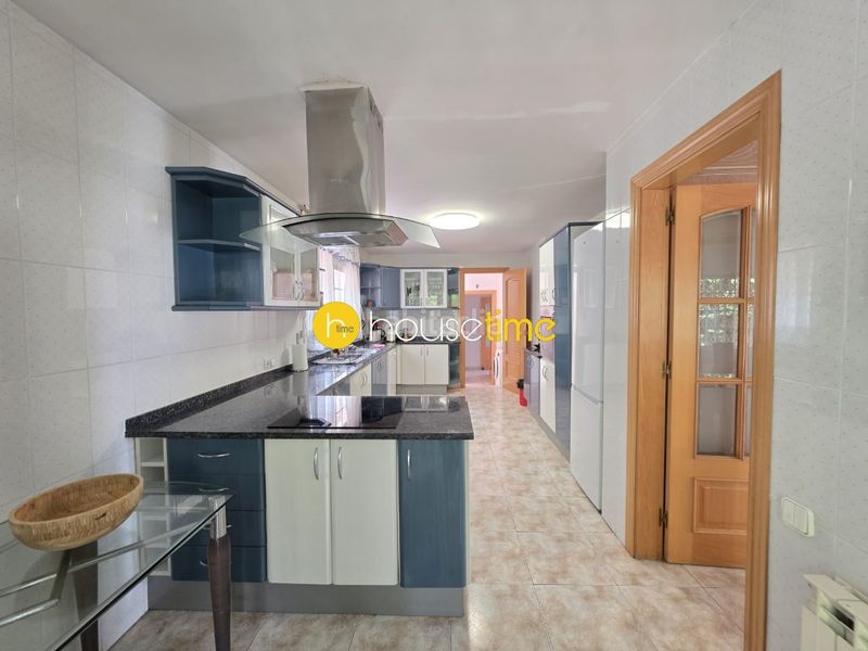 Foto 08fa7e96-e8b1-44b6-af16-59e4b936a7ff. Casa amb aparcament a Cabrils