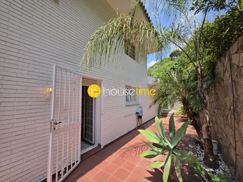 Foto 85a8dd5f-48ea-498f-87f9-692f6f2c1bc0. Casa amb aparcament a Cabrils