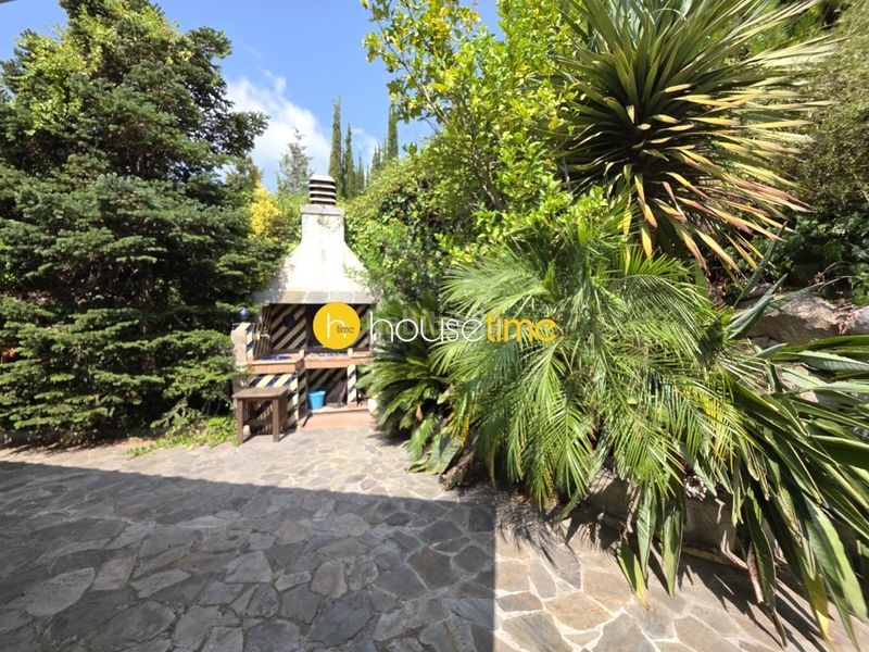 Foto b65171db-e44f-4cec-a47d-393ca01d29d8. Casa amb aparcament a Cabrils